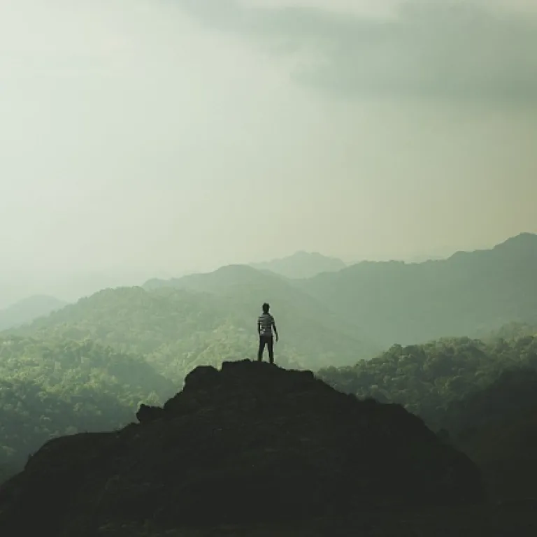 Marronniers éditoriaux : structurer vos communiqués de presse B2B autour des temps forts de l’année